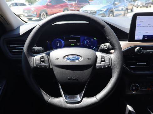 Used 2020 Ford Escape Titanium FWD image 14