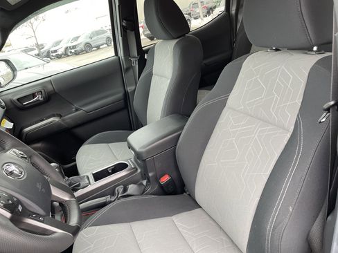 Used 2023 Toyota Tacoma TRD Off-Road image 11