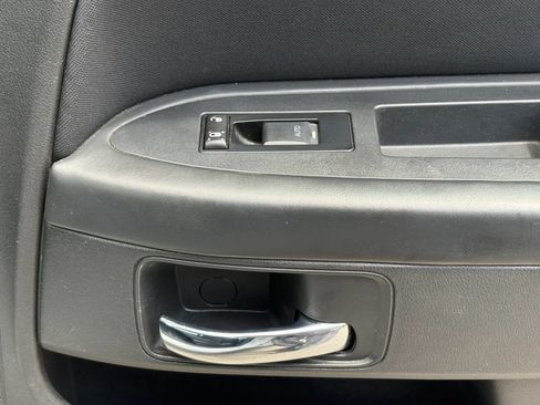 Used 2014 Dodge Challenger SXT RWD image 10