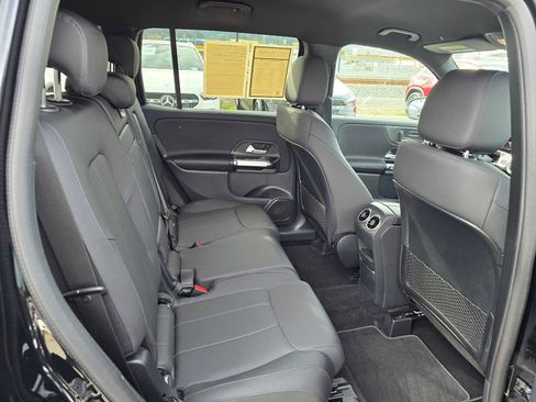 Used 2025 Mercedes-Benz GLB 250 GLB 250 image 13