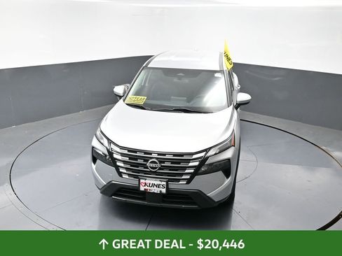 Used 2024 Nissan Rogue SV image 19