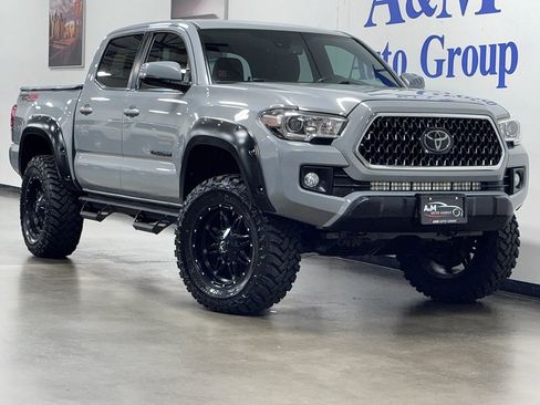 Used 2018 Toyota Tacoma TRD Off-Road w/ Technology Package AWD/4WD image 1