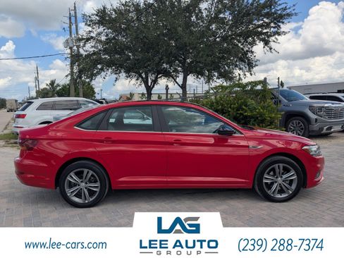 Used 2019 Volkswagen Jetta R-Line w/ R-Line Cold Weather Package image 2