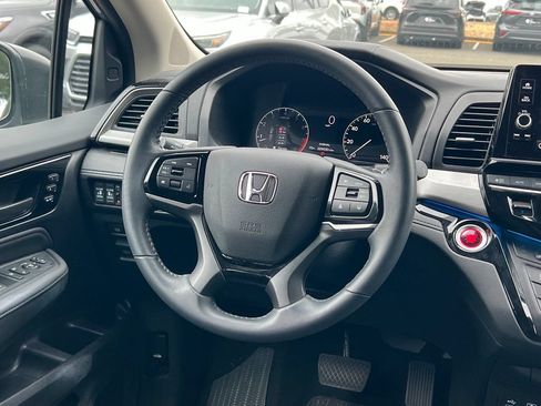 Used 2025 Honda Odyssey Touring image 13