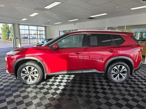 Used 2021 Nissan Rogue SV w/ Premium Package image 7
