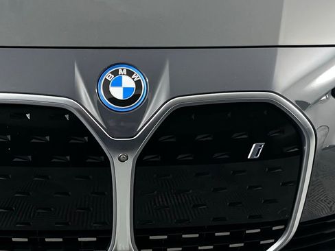 Used 2022 BMW i4 eDrive40 w/ Premium Package image 11