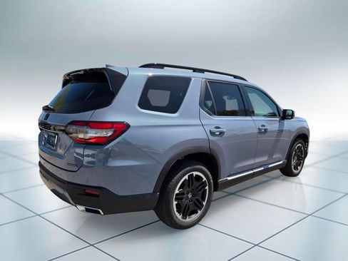 New 2026 Honda Pilot Touring image 4