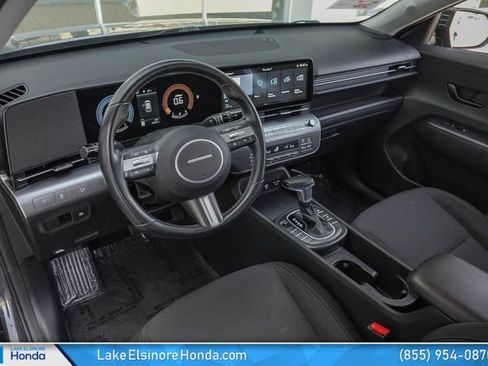 Used 2025 Hyundai Kona SEL FWD image 17