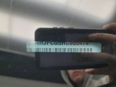 Used 2017 Jeep Grand Cherokee Overland image 33