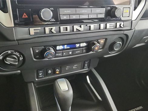 Used 2025 Nissan Frontier SL image 47