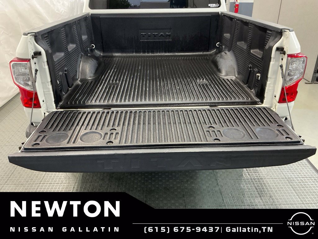 Used 2019 Nissan Titan SV w/ SV Convenience Package RWD image 11