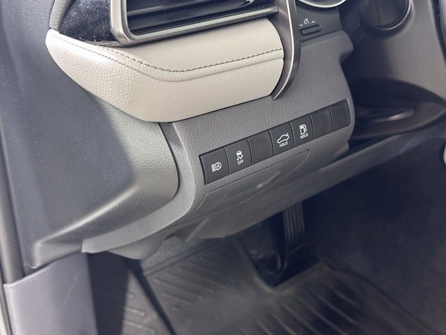 Used 2021 Toyota Camry XLE FWD image 13