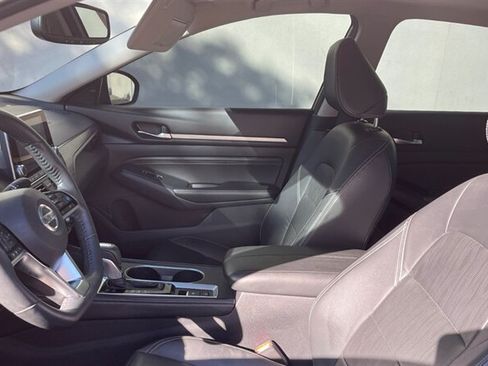 Used 2019 Nissan Altima 2.5 SL FWD image 12
