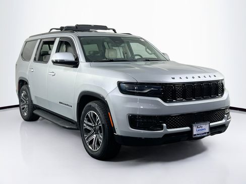 Used 2022 Jeep Wagoneer Series III w/ Flexible Seating Group image 3