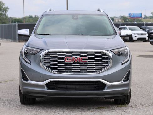 Used 2020 GMC Terrain Denali w/ Denali Premium Package AWD/4WD image 2