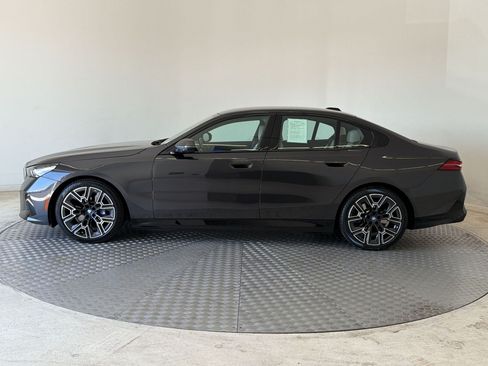 Used 2024 BMW i5 eDrive40i w/ M Sport Package RWD image 2