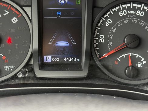 Used 2021 Toyota Tacoma SR RWD image 24