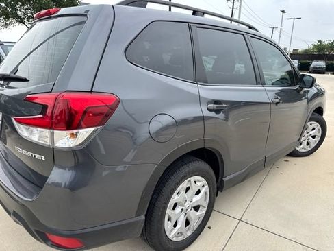 Used 2021 Subaru Forester AWD/4WD image 3