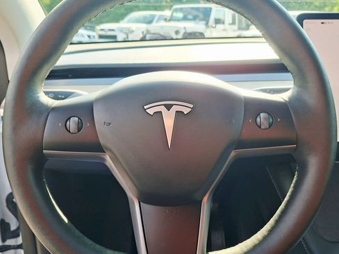 Used 2024 Tesla Model Y Long Range RWD image 26