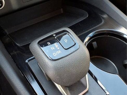 Used 2023 Nissan Rogue SV FWD image 13