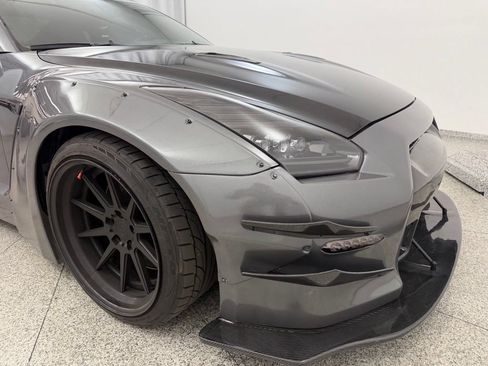 Used 2015 Nissan GT-R Black Edition AWD/4WD image 22