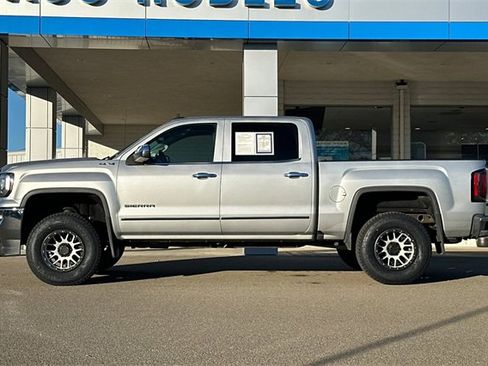 Used 2018 GMC Sierra 1500 SLT w/ SLT Premium Package image 9