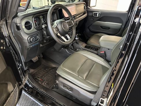 Used 2024 Jeep Wrangler High Altitude image 10
