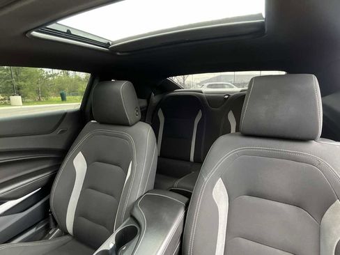 Used 2018 Chevrolet Camaro SS RWD image 10