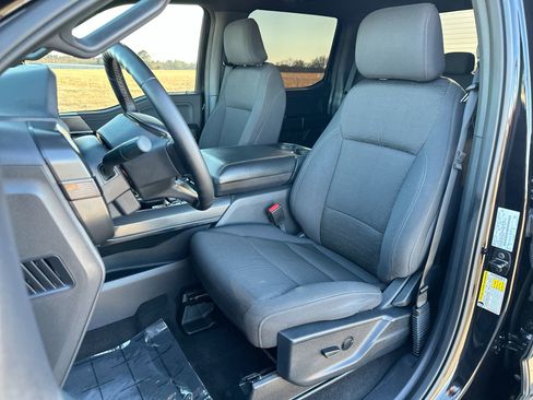 Used 2024 Ford F150 XLT w/ XLT Black Appearance Package image 11