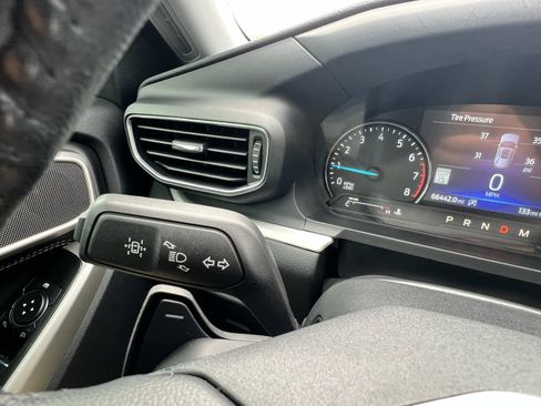 Used 2020 Ford Explorer XLT w/ Equipment Group 202A RWD image 20