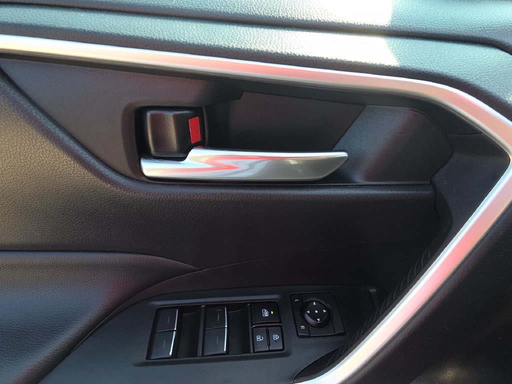 Used 2024 Toyota RAV4 XLE AWD/4WD image 13