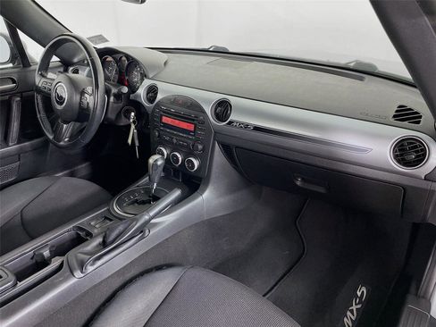 Used 2013 MAZDA MX-5 Miata Club image 25