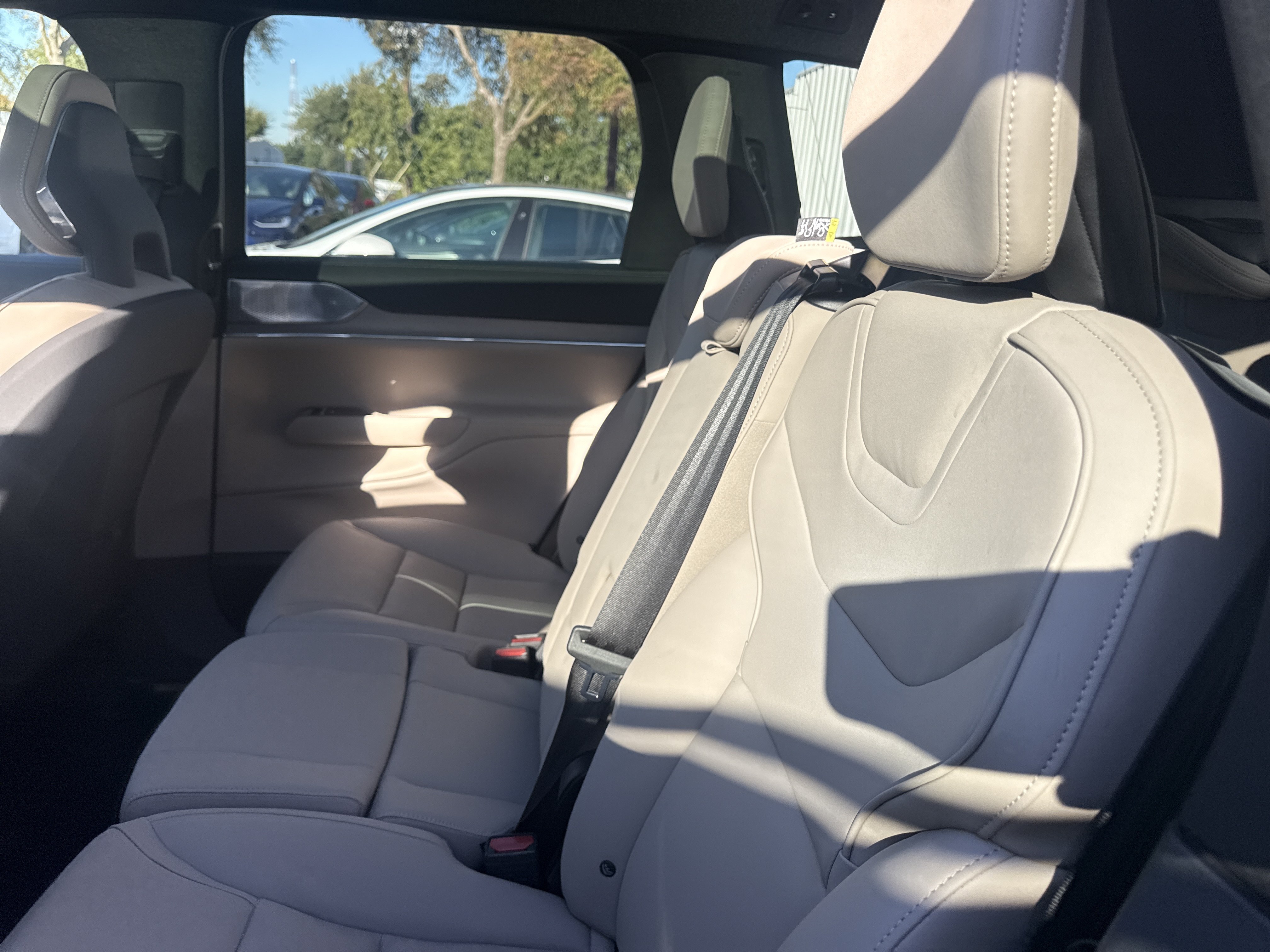Used 2025 Volvo EX90 Ultra AWD/4WD image 11