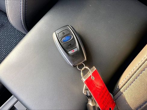 Used 2025 Subaru Forester Premium AWD/4WD image 34
