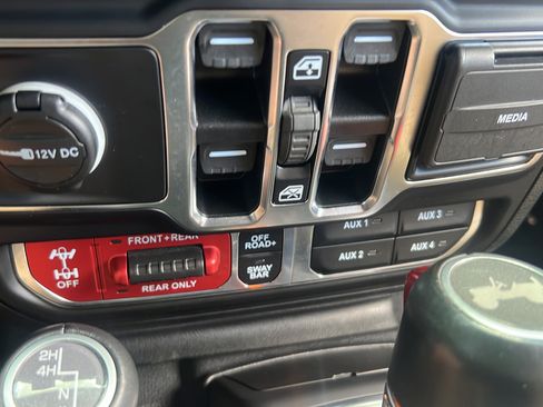 Used 2021 Jeep Wrangler Unlimited Rubicon AWD/4WD image 25