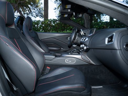 Used 2023 Aston Martin V8 Vantage Roadster image 18