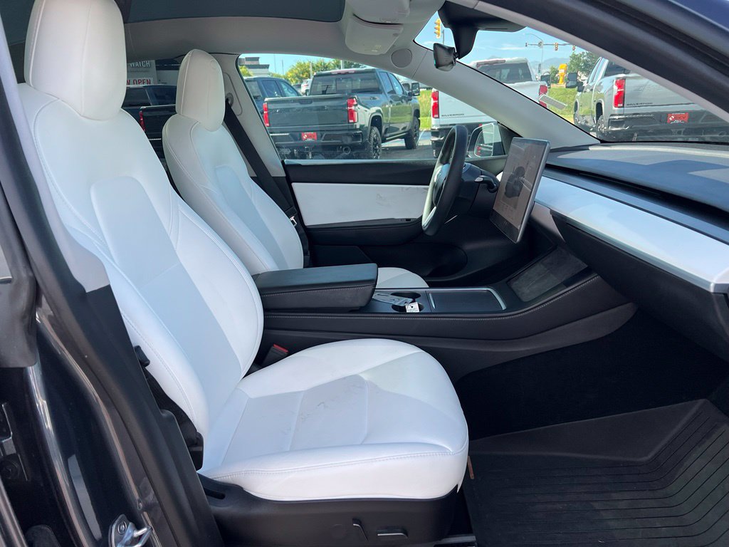 Used 2022 Tesla Model Y Performance AWD/4WD image 14