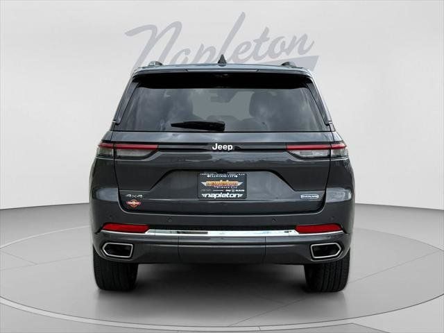 Certified 2023 Jeep Grand Cherokee Overland w/ Luxury Tech Group IV AWD/4WD image 4