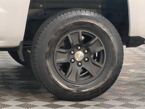 Used 2018 Chevrolet Silverado 1500 LT w/ Trailering Package AWD/4WD image 46