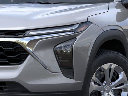 New 2025 Chevrolet Trax LS image 10