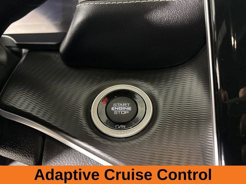 Used 2023 Jeep Grand Cherokee L Laredo image 15