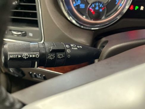 Used 2014 Chrysler Town & Country Touring-L w/ Driver Convenience Group image 46