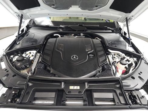 Certified 2025 Mercedes-Benz S 580 4MATIC Sedan image 36