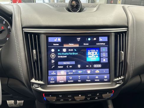 Used 2023 Maserati Levante Modena S AWD/4WD image 13