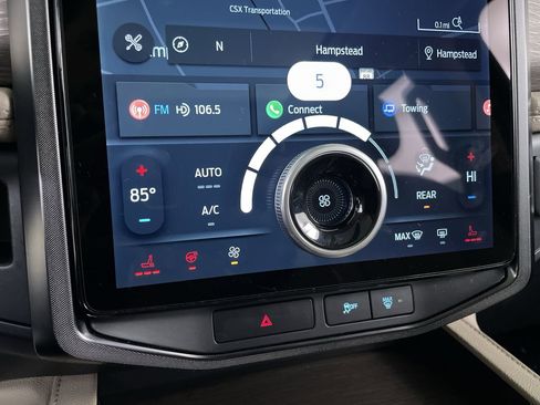 Used 2022 Ford Expedition Limited image 17