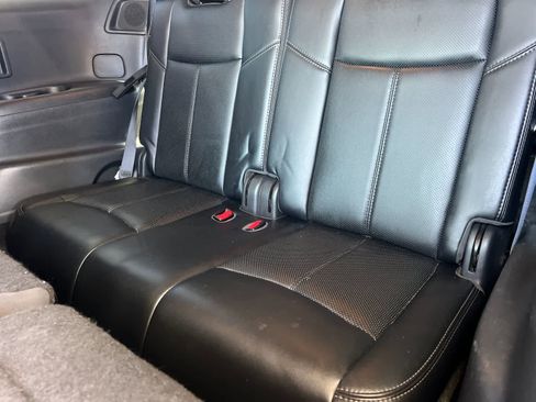 Used 2018 Nissan Pathfinder Platinum FWD image 16