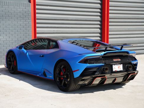 Used 2021 Lamborghini Huracan EVO image 17