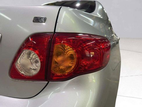 Used 2010 Toyota Corolla LE image 48