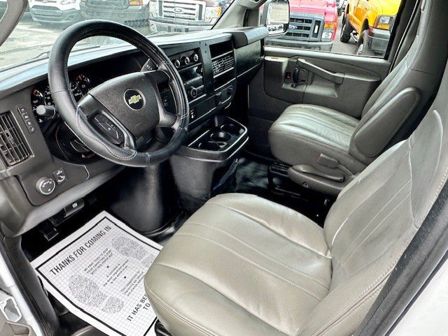 Used 2016 Chevrolet Express 2500 RWD image 15
