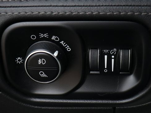 Used 2025 RAM 1500 Limited w/ Body Color Bumper Group image 23